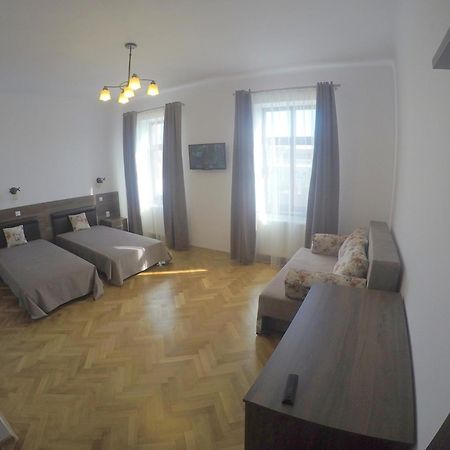 Central Parc Studios Sibiu Exteriör bild