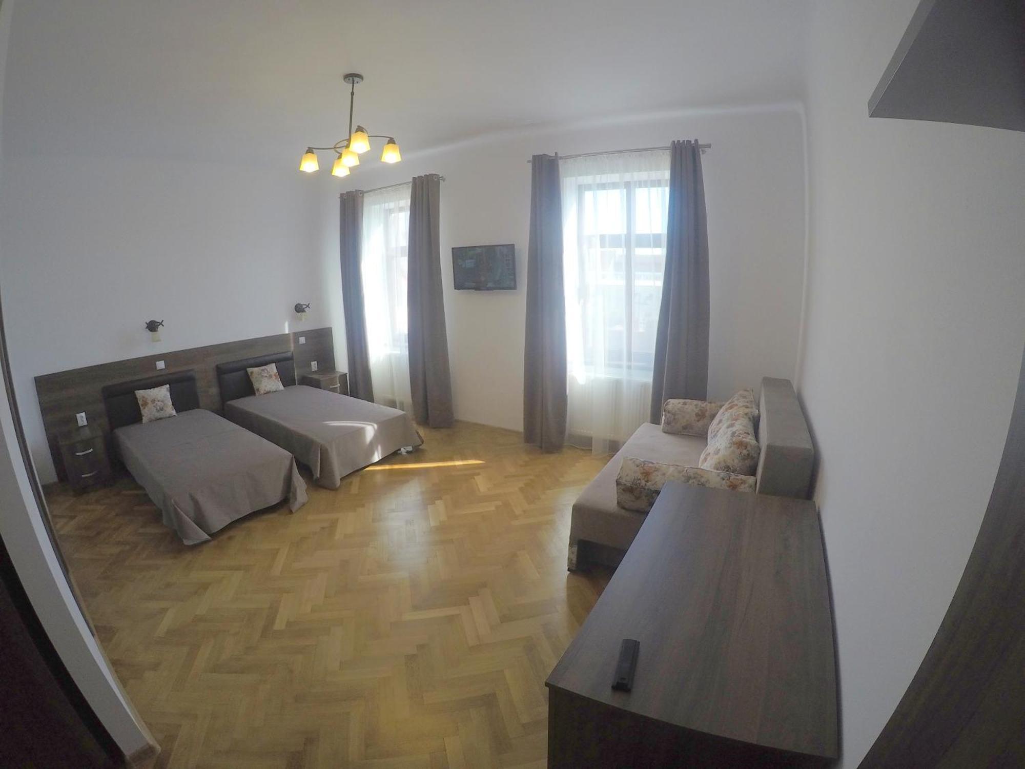 Central Parc Studios Sibiu Exteriör bild